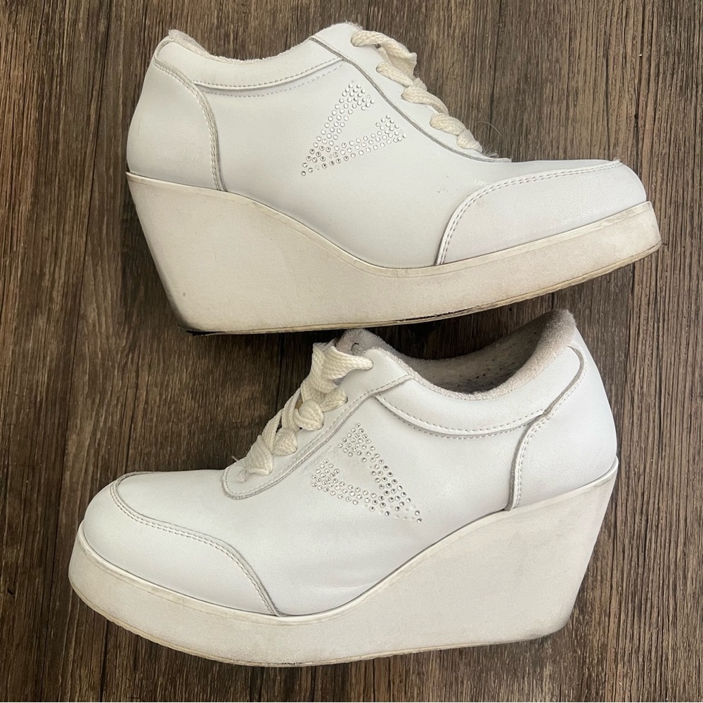 VOLATILE Cash White Wedge Sneakers Platform Tennis Shoes Logo Rhinestone 9